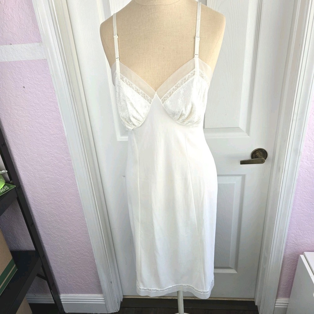 Seamprufe Vtg Ivory Full Slip Size 34 Nylon And Lace Lingerie Nightgown USA